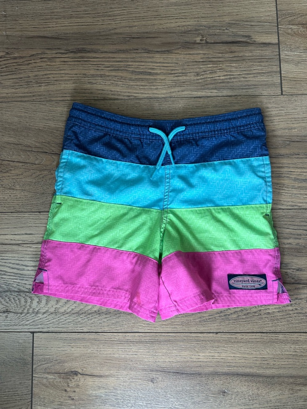 Vineyard Vines boys swim trunks size 6